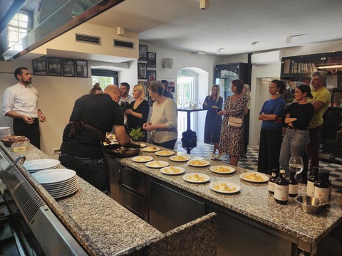 Održana kuharska radionica „Sinergija chefova i novinara u pripremi kreativnih jela na bazi lokalnih namirnica“